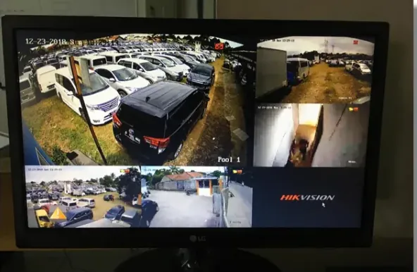 Layar monitoring CCTV command center