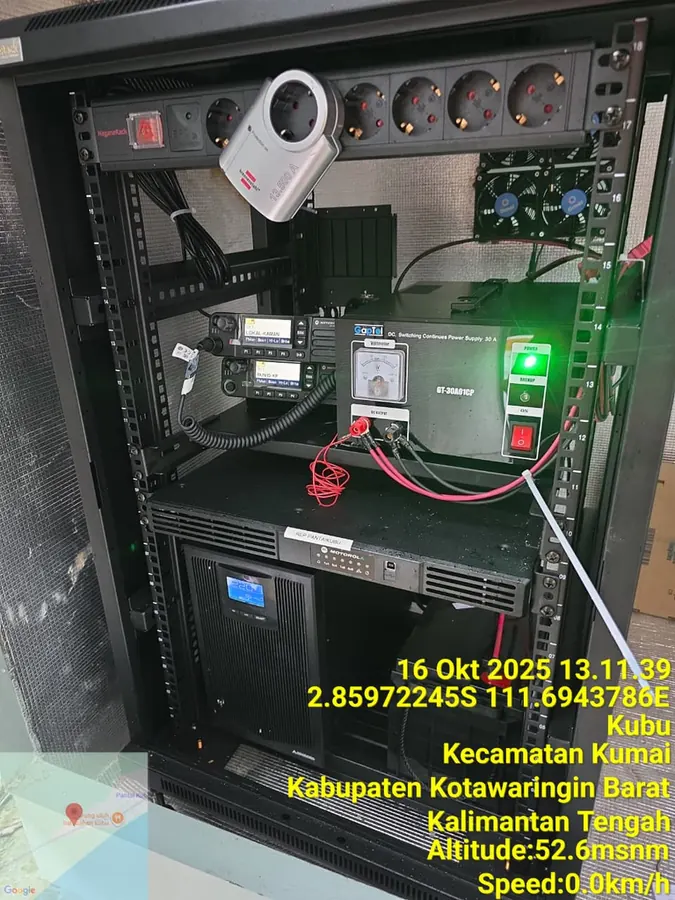 Rak server dan repeater PLN Sumatera Barat